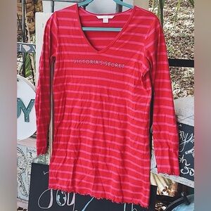 EUC🔥 Victoria’s Secret, super cute, lightweight, pink, and slightly red so soft